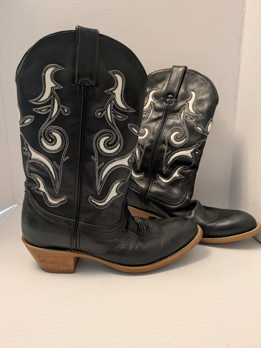 Durango Black Leather Western Embroidered Mid Heel Boots